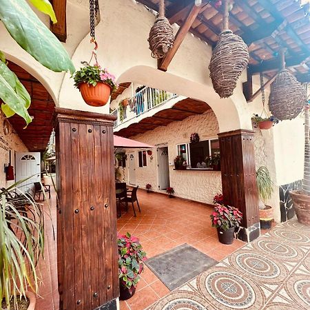 Bungalows Las Glorias 瓜亚比托斯 外观 照片